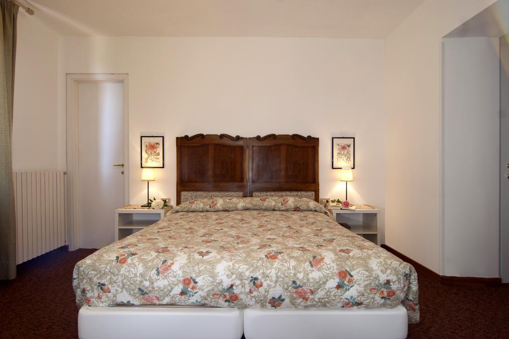 Hotel Mariano Gargnano Quarto foto
