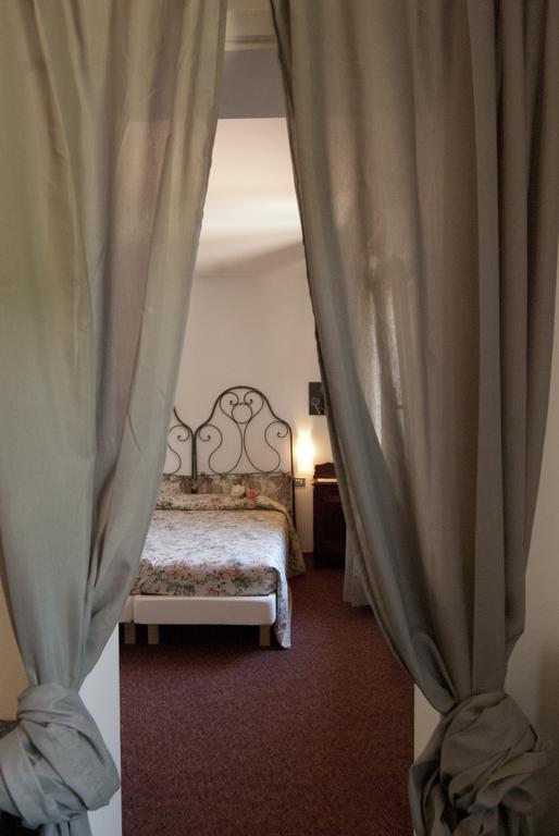 Hotel Mariano Gargnano Quarto foto