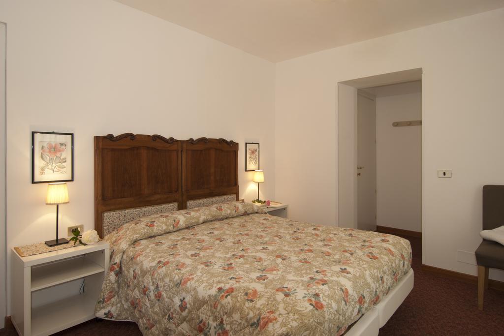 Hotel Mariano Gargnano Quarto foto